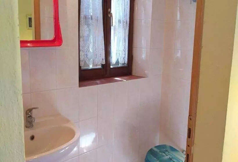 Scenic Farmhouse In Paciano With Shared Pool