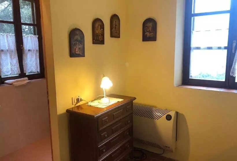 Scenic Farmhouse In Paciano With Shared Pool