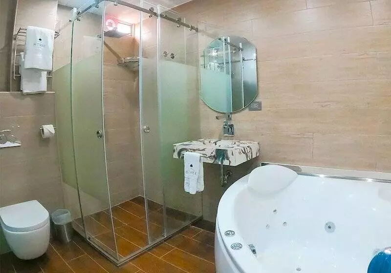 ホテル Blue Three