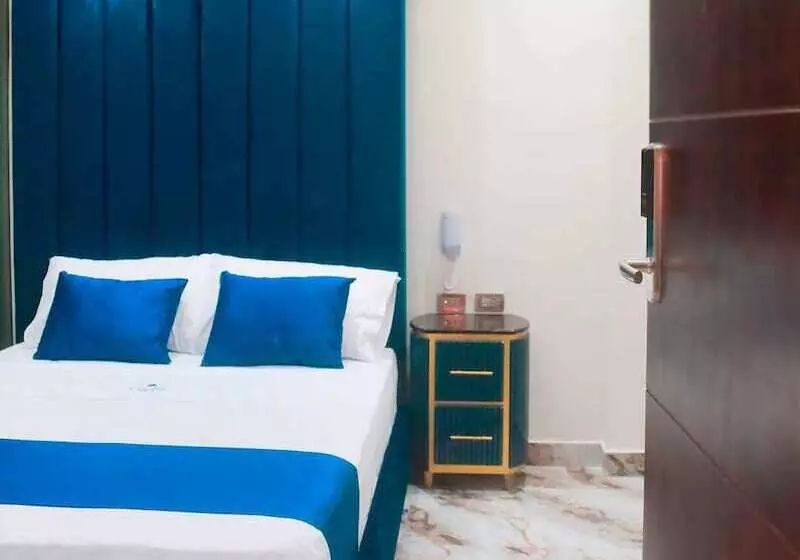 ホテル Blue Three