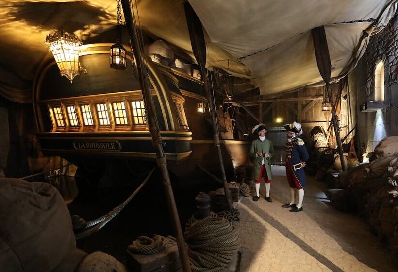 Puy Du Fou France   Hotel Les Iles De Clovis