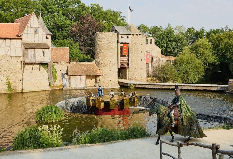 Puy Du Fou France   Hotel Les Iles De Clovis