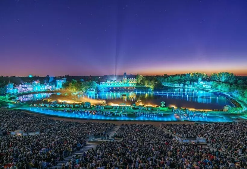Puy Du Fou France   Hotel Les Iles De Clovis