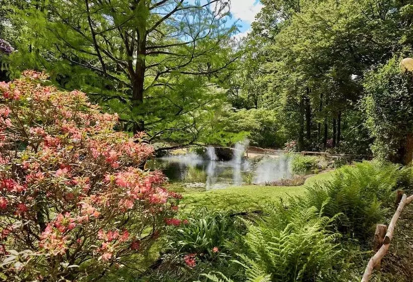 Puy Du Fou France   Hotel Les Iles De Clovis