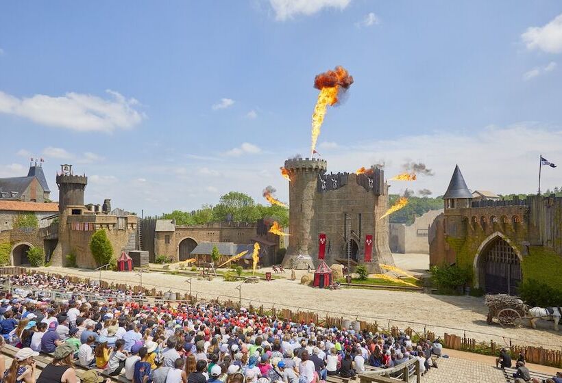 Puy Du Fou France   Hotel Les Iles De Clovis