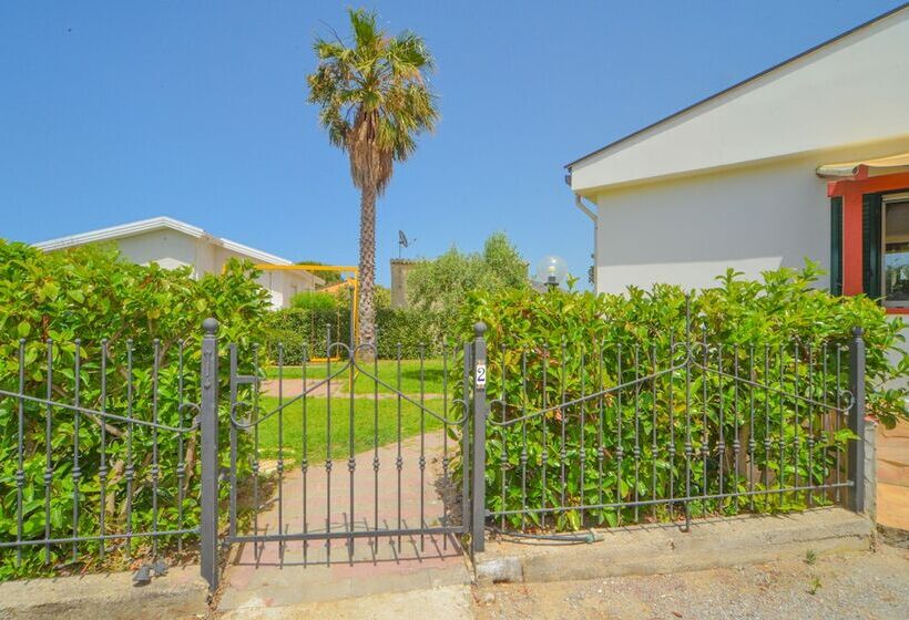 إقامة Casa Vacanze Mare Nostrum Beach Front