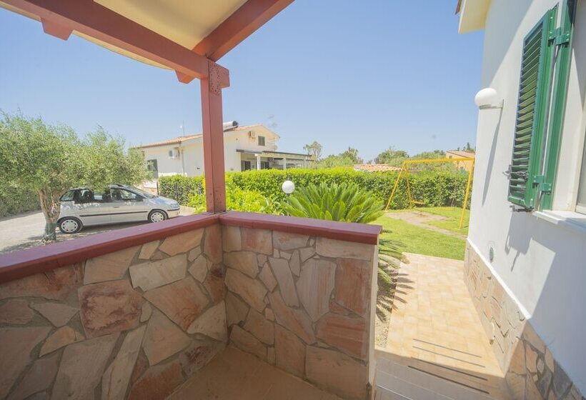 إقامة Casa Vacanze Mare Nostrum Beach Front