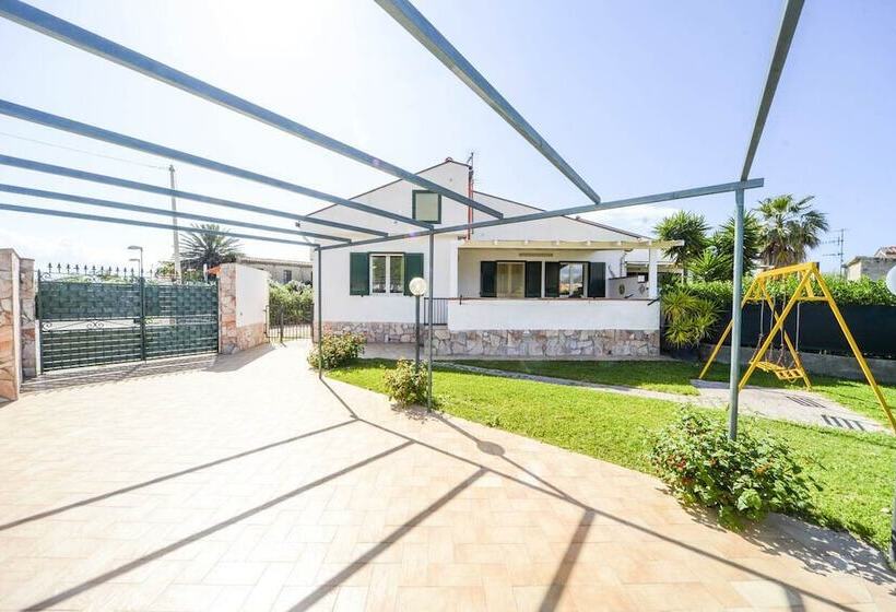 إقامة Casa Vacanze Mare Nostrum Beach Front