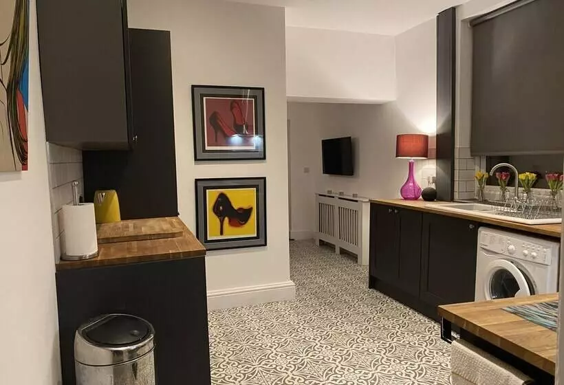 レジデンス Refurbished 3 Bed House In Manchester