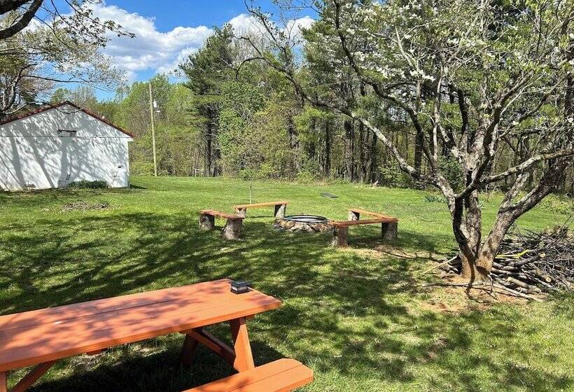 Tuggle S Gap Roadside Inn   Blue Ridge Parkway