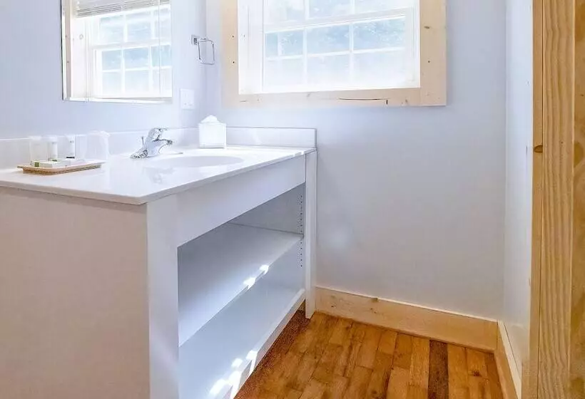 Tuggle S Gap Roadside Inn   Blue Ridge Parkway