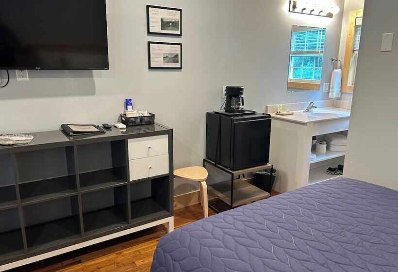 Tuggle S Gap Roadside Inn   Blue Ridge Parkway