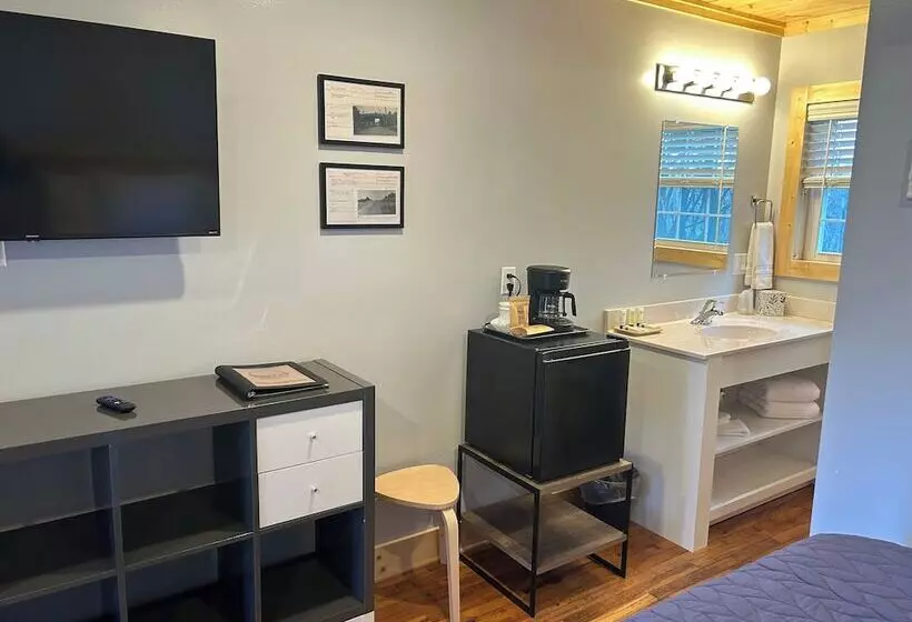 Tuggle S Gap Roadside Inn   Blue Ridge Parkway