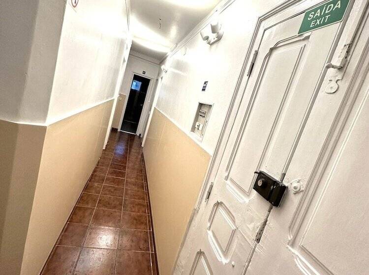 هاستل Lisboa Parque Guest House