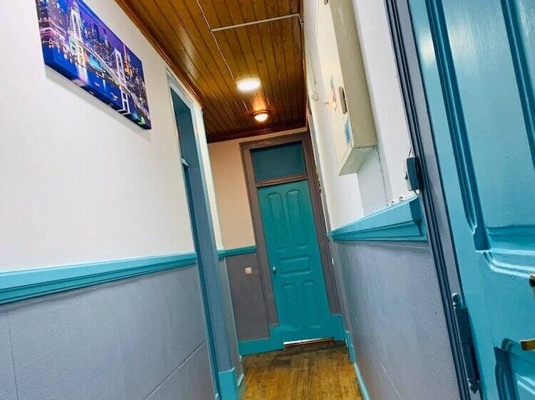 هاستل Lisboa Parque Guest House