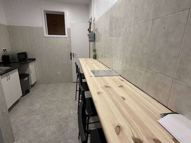 هاستل Lisboa Parque Guest House