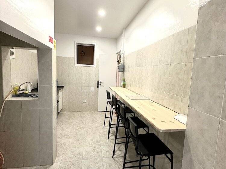 هاستل Lisboa Parque Guest House