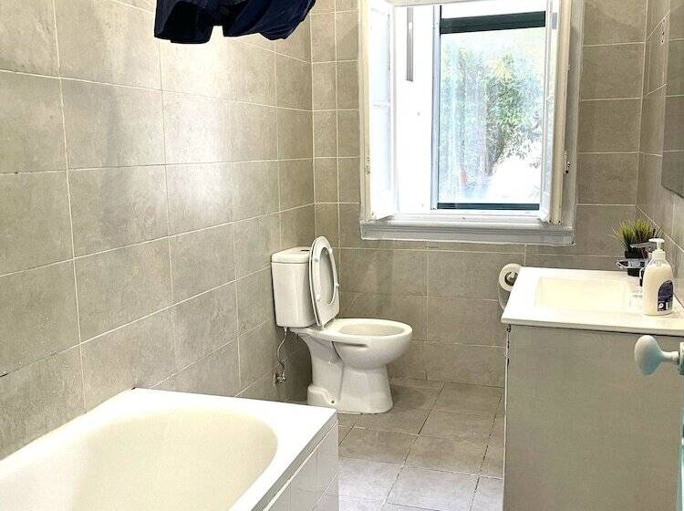 هاستل Lisboa Parque Guest House