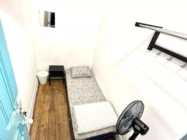 هاستل Lisboa Parque Guest House