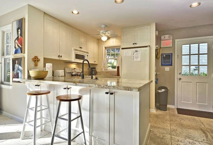 Artist Garden By Avantstay Great Location W/ Balcony, Outdoor Dining, Shared Pool & Bbq! Week Long S