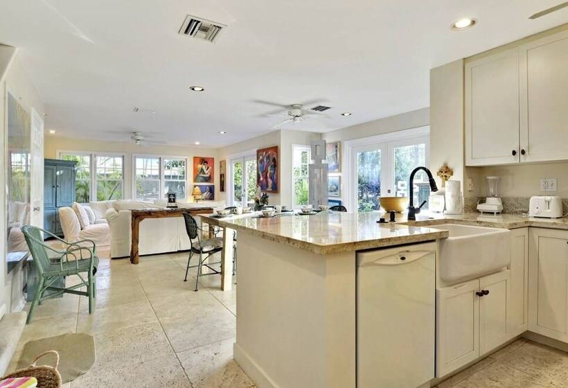 Artist Garden By Avantstay Great Location W/ Balcony, Outdoor Dining, Shared Pool & Bbq! Week Long S