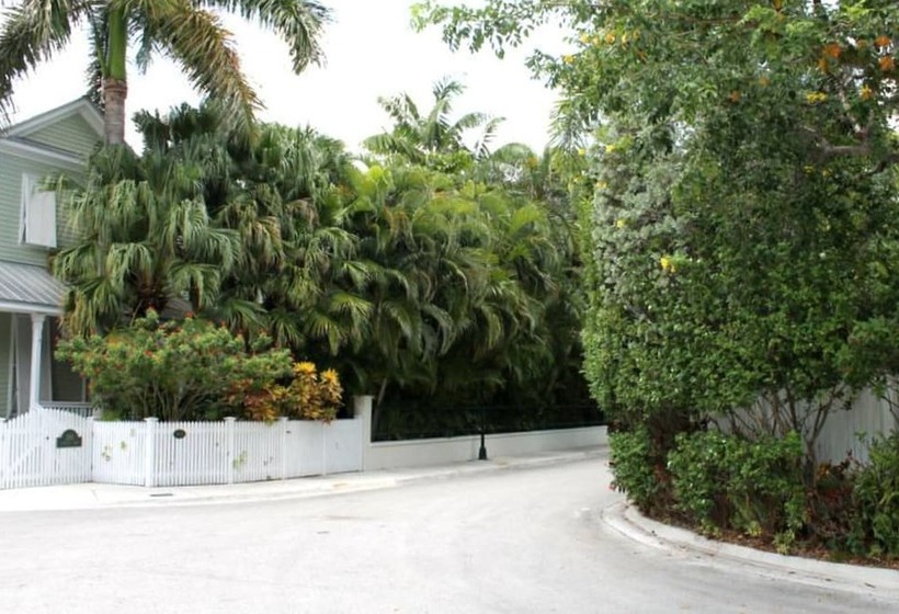 Artist Garden By Avantstay Great Location W/ Balcony, Outdoor Dining, Shared Pool & Bbq! Week Long S