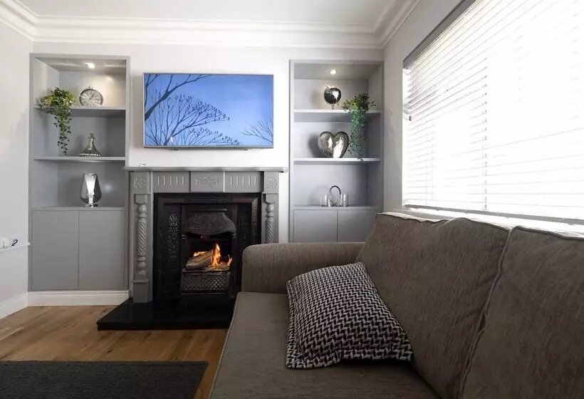 Charming 4 Bed Cottage In Dungannon