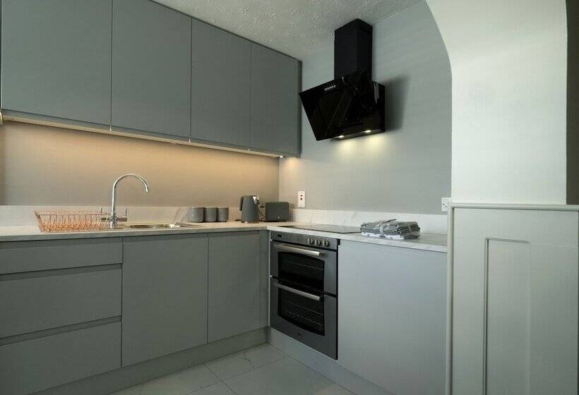 Charming 4 Bed Cottage In Dungannon