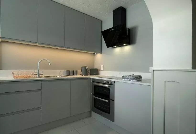 Charming 4 Bed Cottage In Dungannon