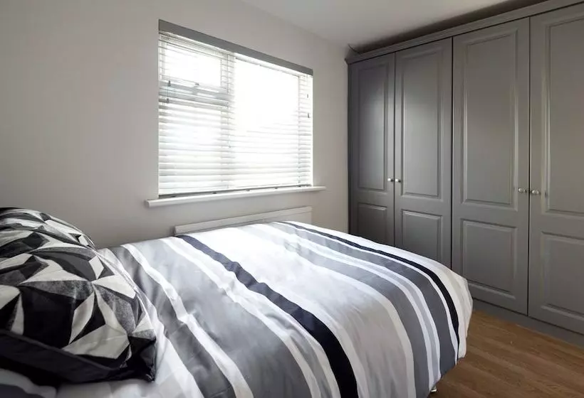 Charming 4 Bed Cottage In Dungannon