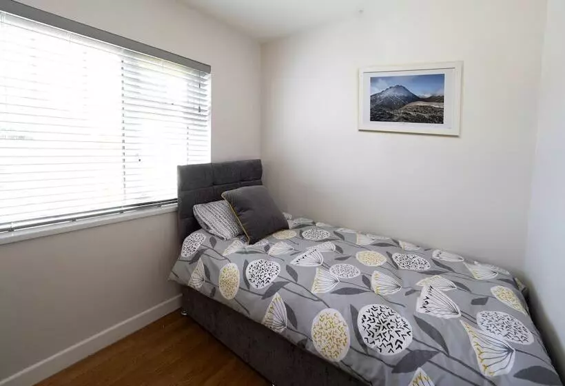 Charming 4 Bed Cottage In Dungannon