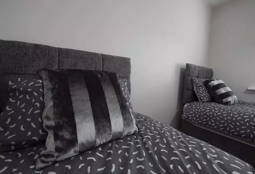 Charming 4 Bed Cottage In Dungannon