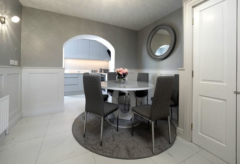 Charming 4 Bed Cottage In Dungannon