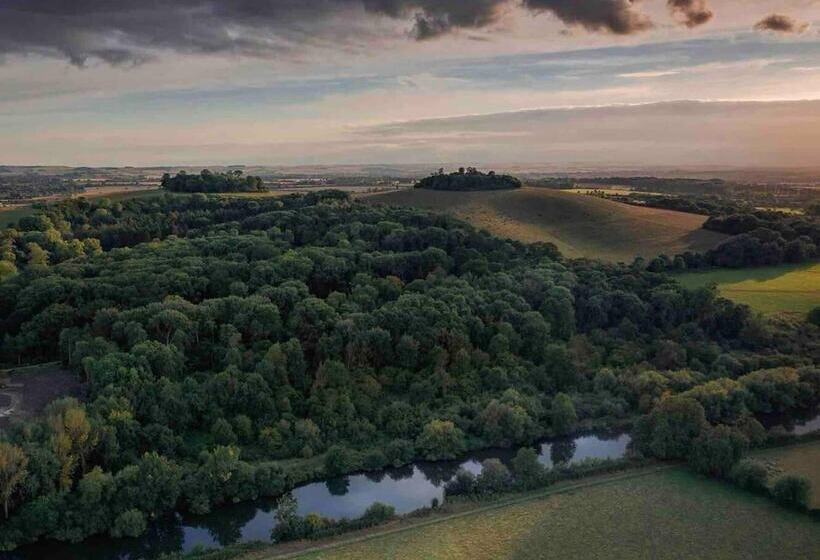 Cottage In Area Of Outstanding Natural Beauty