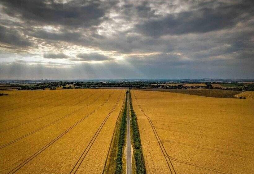 Cottage In Area Of Outstanding Natural Beauty