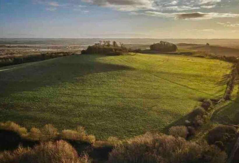 Cottage In Area Of Outstanding Natural Beauty