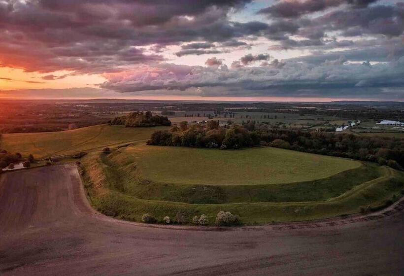 Cottage In Area Of Outstanding Natural Beauty