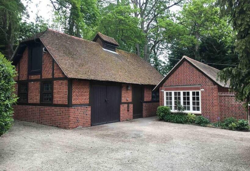 Cottage In Area Of Outstanding Natural Beauty