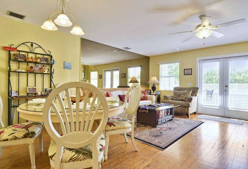 Duval Breeze By Avantstay Great Location Close To Beach & Nightlife Shared Pool! Week Long Stays