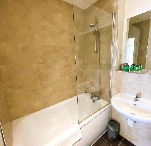 Maidstone Heights By Kasar Stays