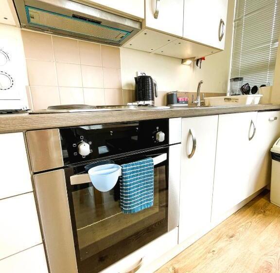 Maidstone Heights By Kasar Stays