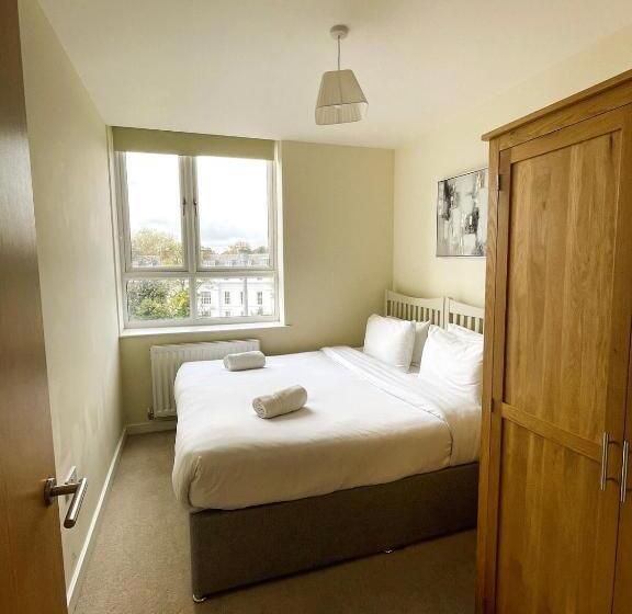 Maidstone Heights By Kasar Stays