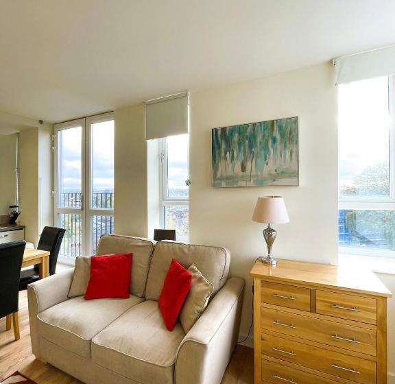 Maidstone Heights By Kasar Stays