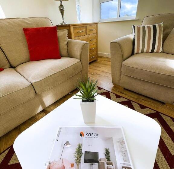 Maidstone Heights By Kasar Stays