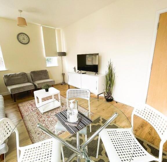 Maidstone Heights By Kasar Stays