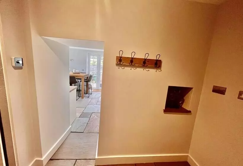 Gorgeous 2 Bed Cottage In Penderyn, Brecon Beacons