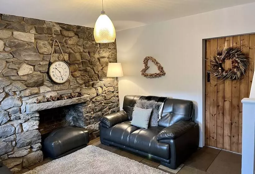 Gorgeous 2 Bed Cottage In Penderyn, Brecon Beacons