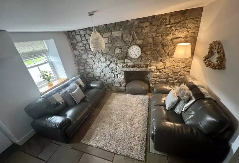 Gorgeous 2 Bed Cottage In Penderyn, Brecon Beacons
