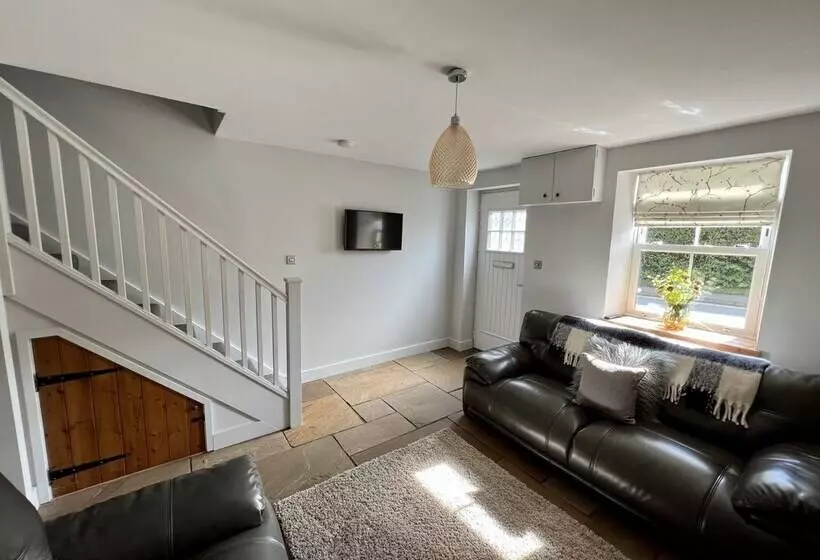 Gorgeous 2 Bed Cottage In Penderyn, Brecon Beacons