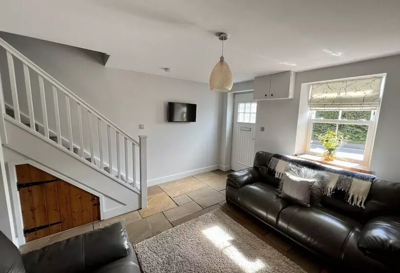 Gorgeous 2 Bed Cottage In Penderyn, Brecon Beacons